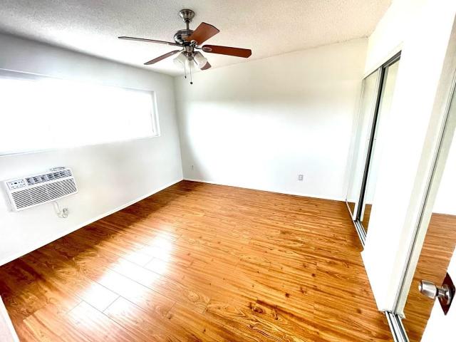 Apartment for rent in Canoga Park, California