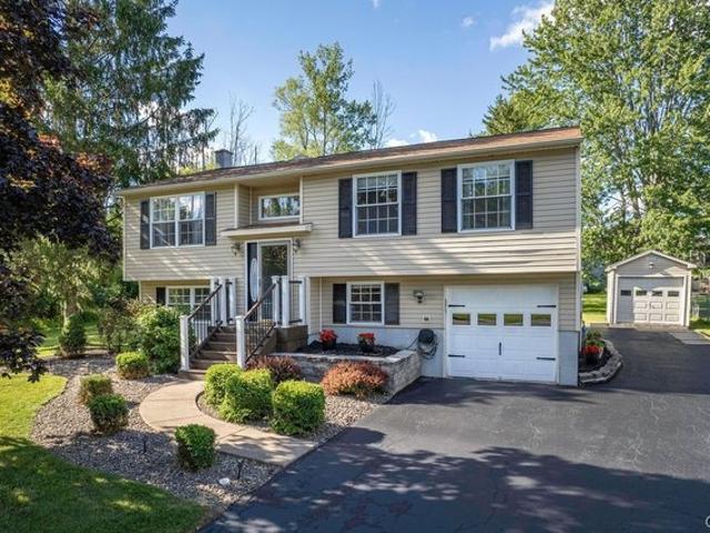 House for sale in Cicero, New York