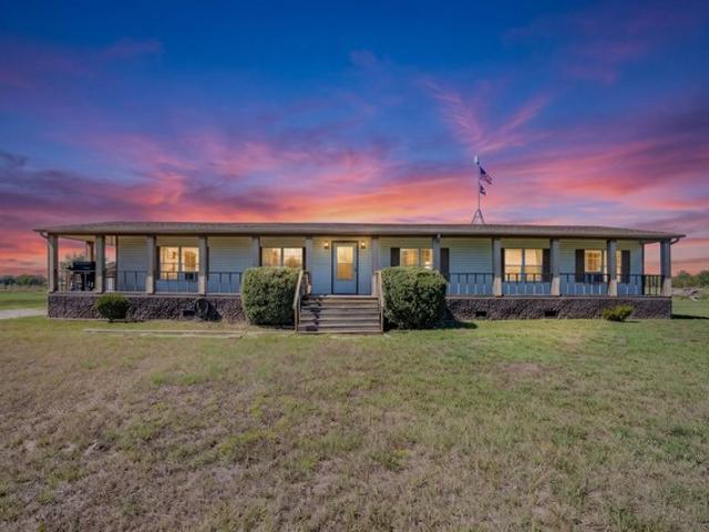 House for sale in Commerce, Hunt County