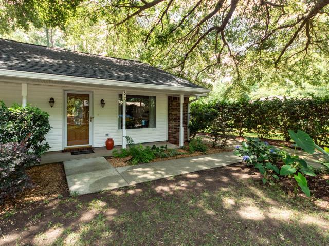 House for sale in Ravenel, South Carolina