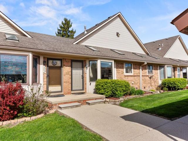 Condo for sale in Washington, Missouri