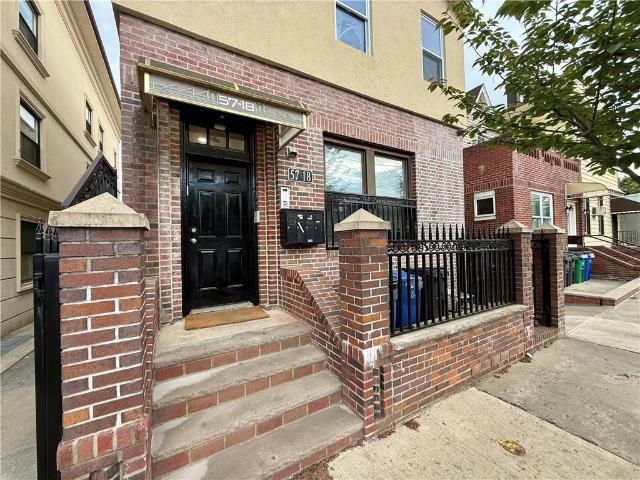House for sale in Queens, Arverne