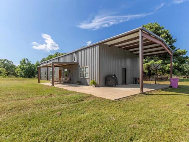 House for sale in Gilchrist, Texas