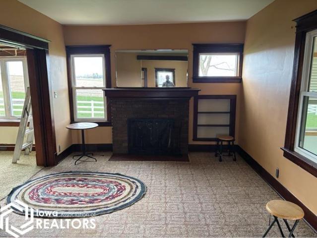 House for sale in Linn, Iowa