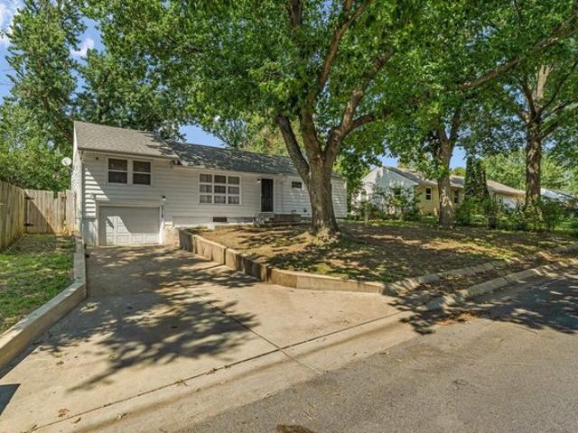 House for sale in Hillsdale, Topeka