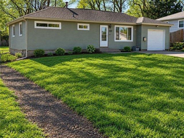 House for sale in Prairie Heights, Prairie Village