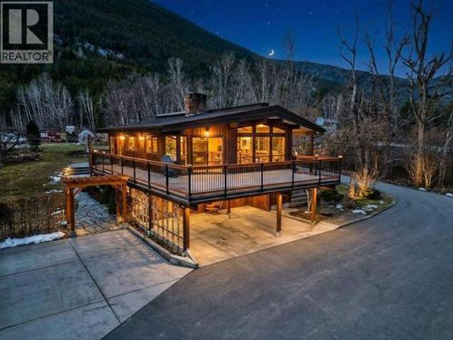 House for sale in Salmon Arm, British Columbia