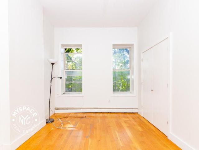 Room for rent in Arverne, New York