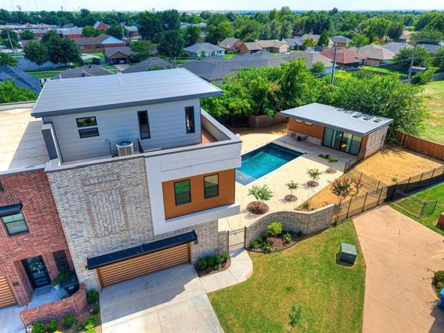 Townhouse for sale in Edmond, Oklahoma