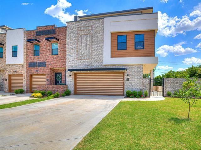 Townhouse for sale in Edmond, Oklahoma