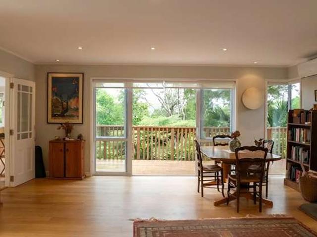 House for sale in Oratia