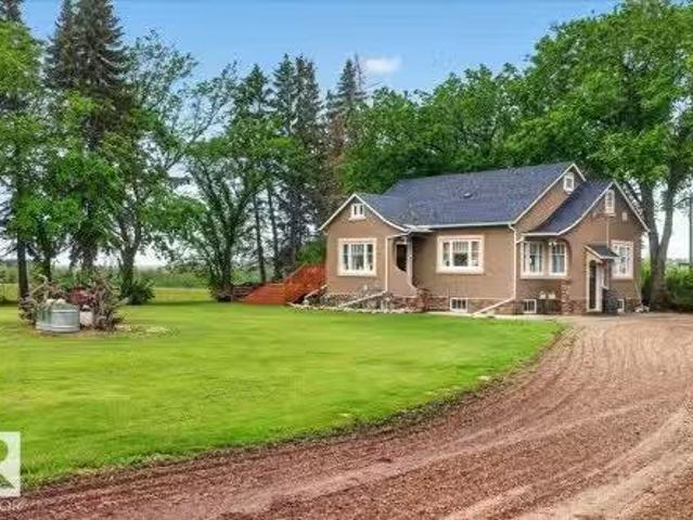 House for sale in Alberta
