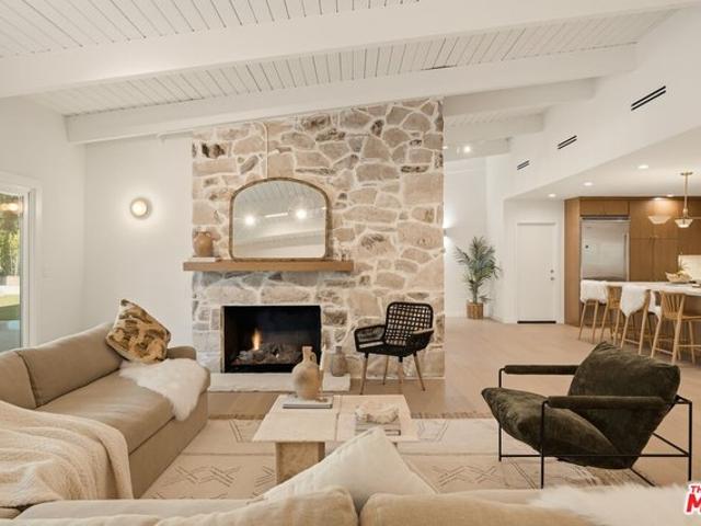 House for sale in Woodland Hills-Warner Center Neighborhood Council District, Los Angeles