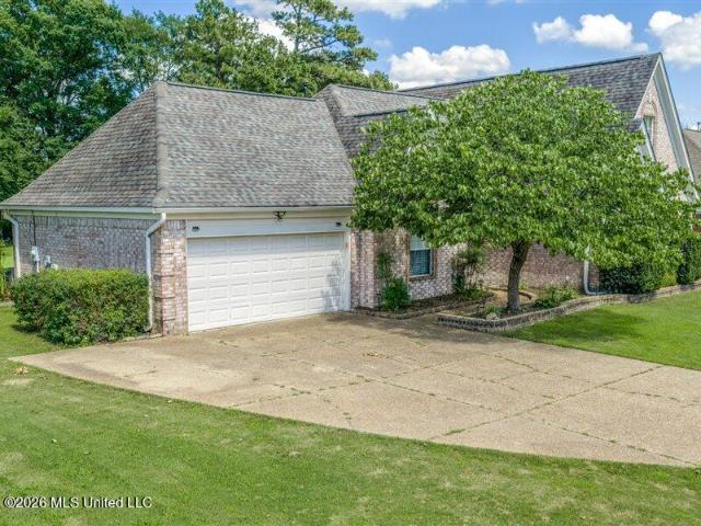 House for sale in Nesbit, Mississippi