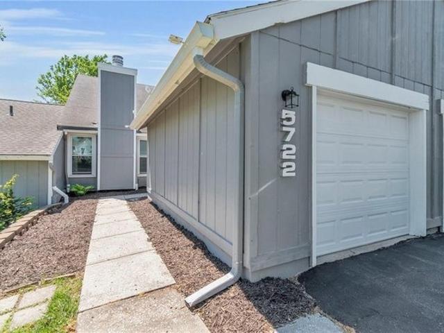Townhouse for sale in Kansas City, Missouri