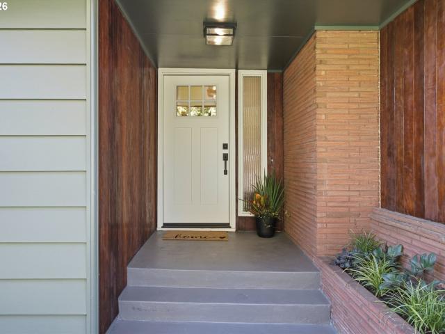 House for sale in Milwaukie Business Industrial, Milwaukie