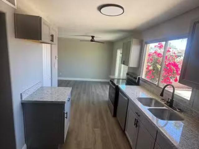 Condo for sale in Glendale