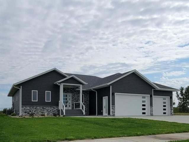 House for sale in Mitchell, Davison County