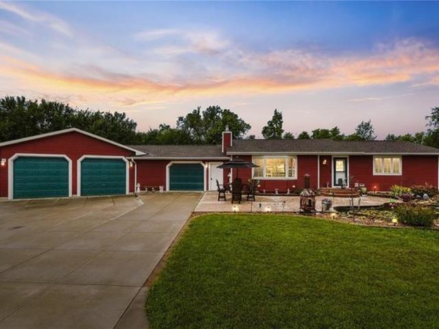 House for sale in Vinton, Benton County