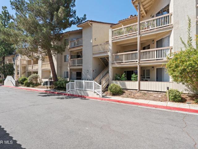 Condo for sale in Oak Park, California
