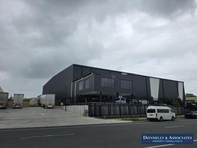 Warehouse for rent in Toombul, Queensland