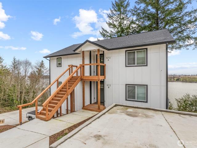 House for sale in Cathlamet, Washington