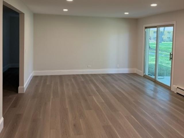 Condo for sale in Clarendon Hills, Illinois
