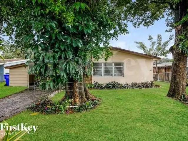 House for rent in Hollywood
