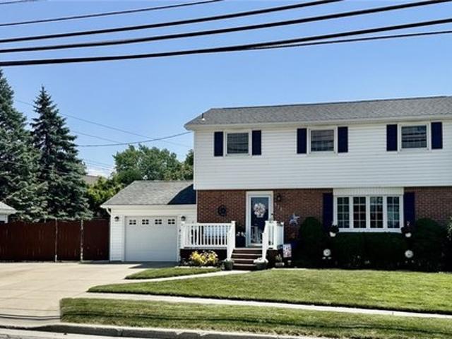 House for sale in Bowmansville, New York