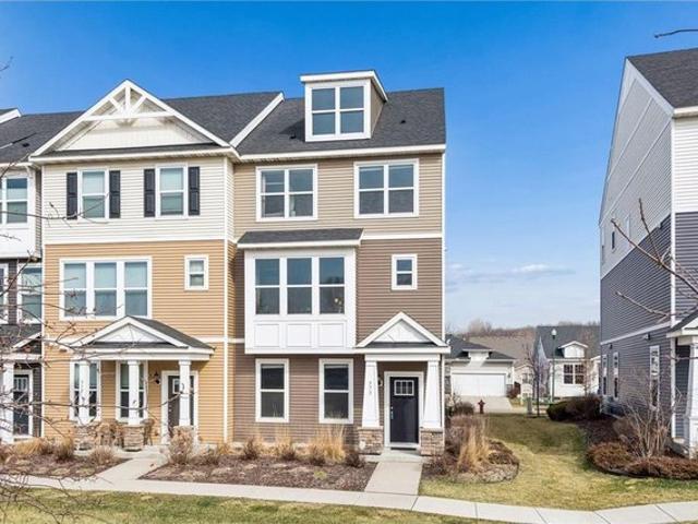 Townhouse for sale in Chaska, Minnesota