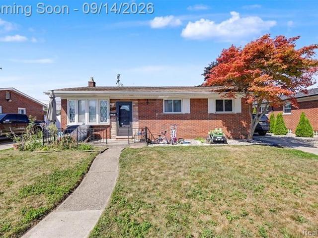 House for sale in Lewis Manor, Dearborn Heights