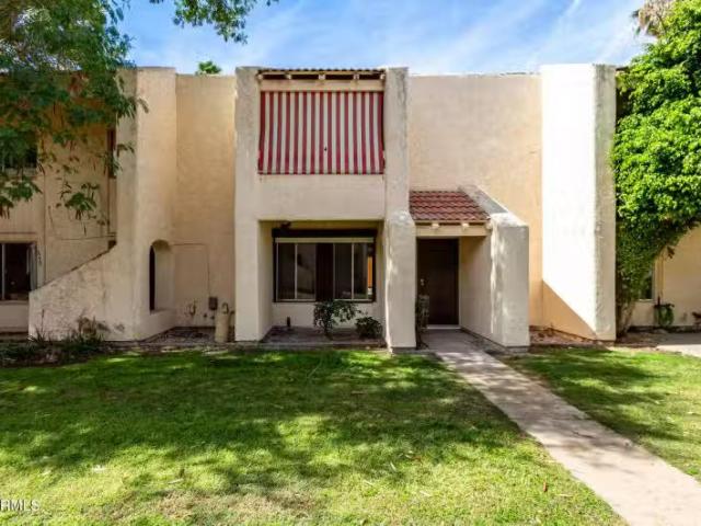 Condo for sale in Glendale