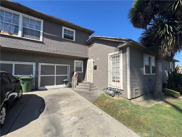 House for sale in Vermont Square, Los Angeles