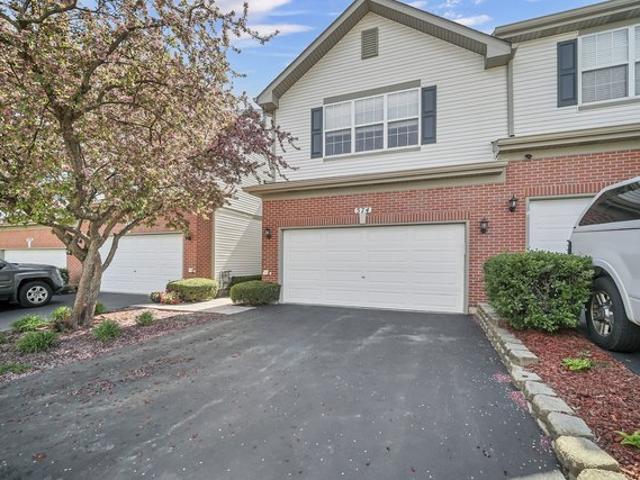 Townhouse for sale in Round Lake, Illinois