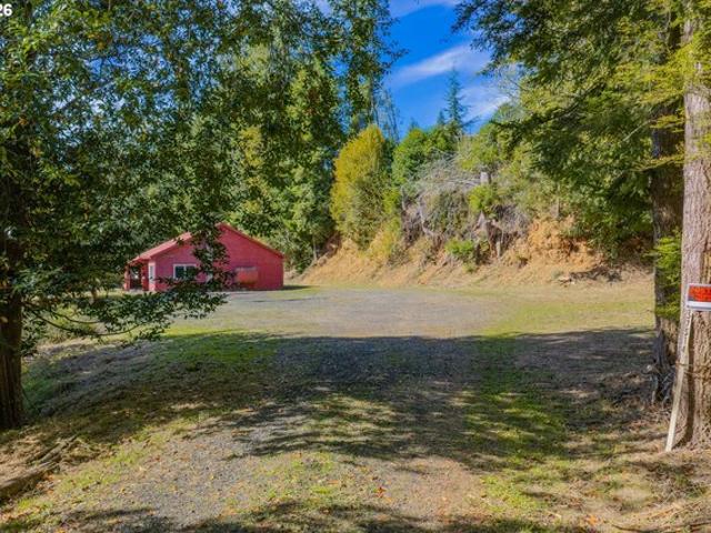 House for sale in Coquille, Coos County
