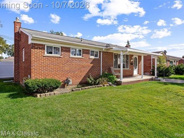House for sale in Golf View Manor, Dearborn Heights