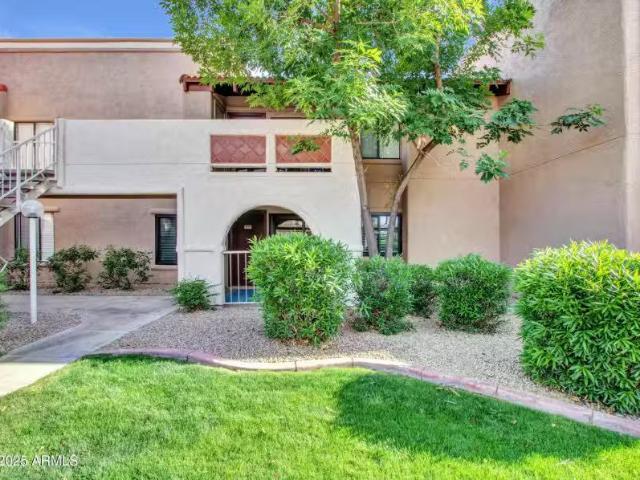 Condo for sale in Glendale
