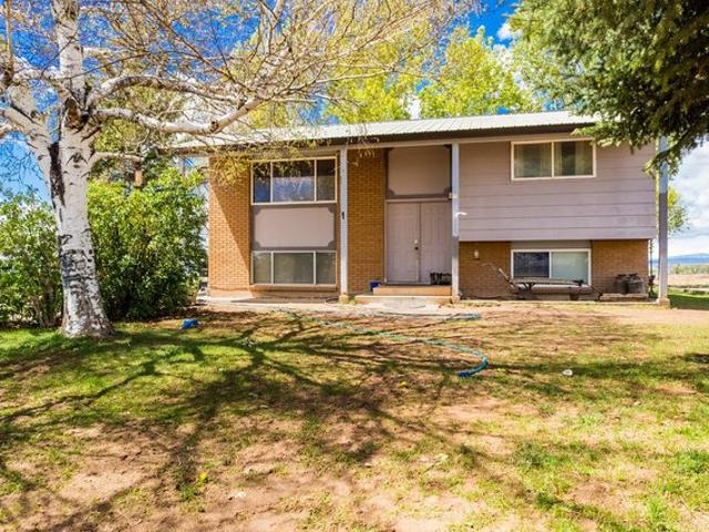 House for sale in Lapoint, Utah