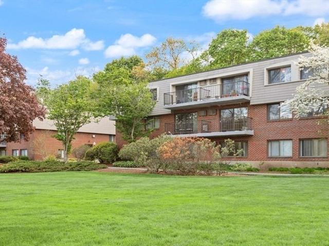 Condo for sale in Weymouth, Norfolk County