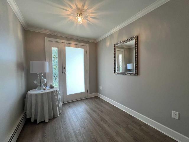 Apartment for rent in Delbrook-Upper Lonsdale, Metro Vancouver Regional District