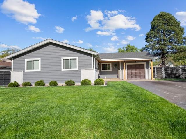 House for sale in Hoffman Estates, Illinois