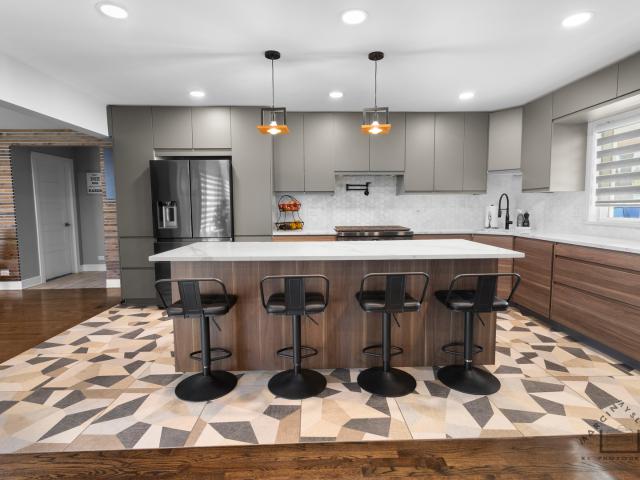 House for sale in Hoffman Estates, Illinois