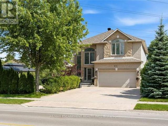 House for sale in Ancaster, Ontario