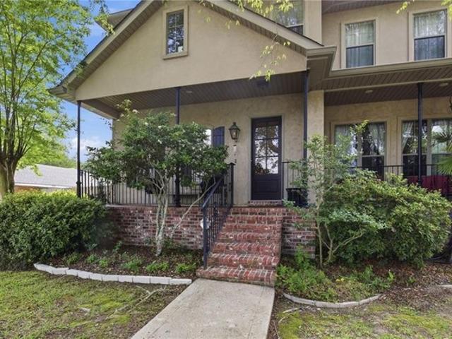 Townhouse for sale in Mandeville, Louisiana