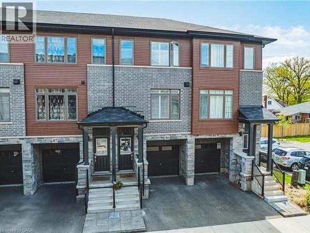 Townhouse for sale in Ancaster, Ontario