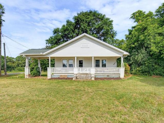 House for sale in Henderson Place, Campobello