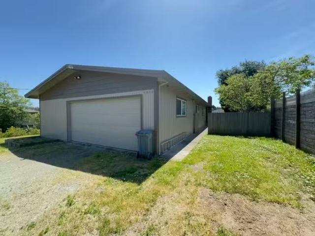 House for rent in Eureka