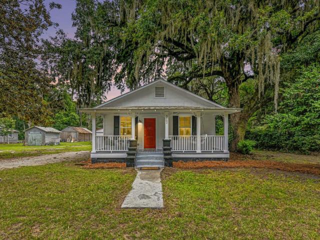 House for sale in Ravenel, South Carolina