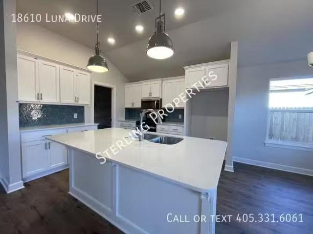 Condo for rent in Duncan