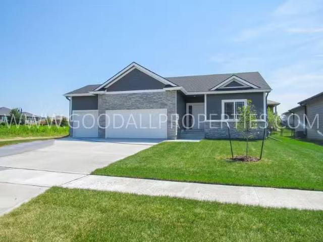 House for rent in Clive